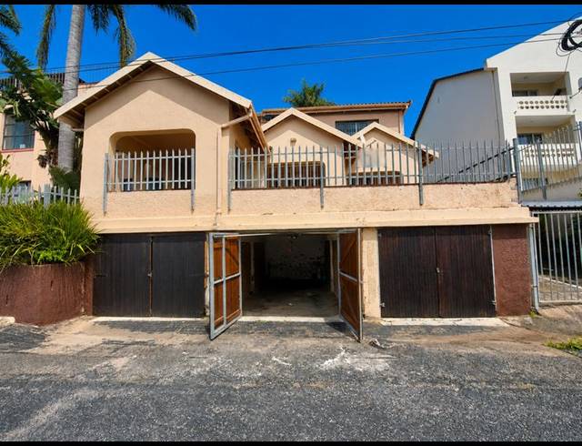 2 BEDROOM APARTMENT FOR SALE IN MARGATE BEACH